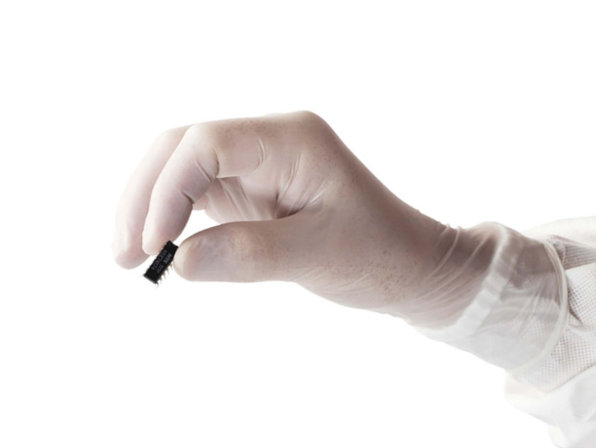 CLEANROOM NITRILE GLOVES（百级丁腈手套）